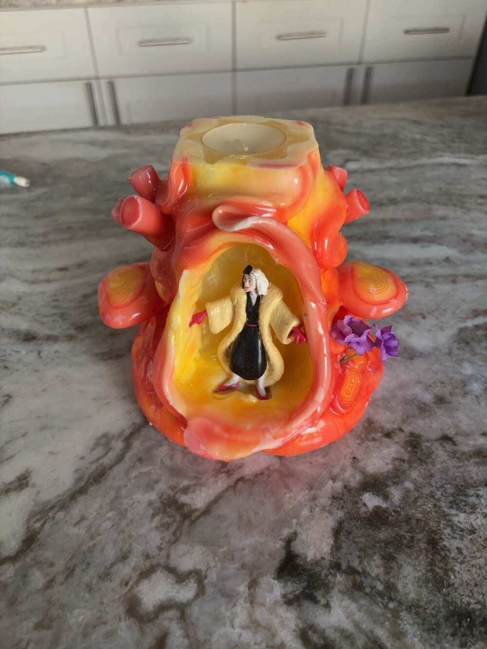 Disney 101 Dalmatians Cruella de Vil and Puppy Reversible Figural Candle